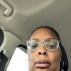 Meet your Posher, Annie